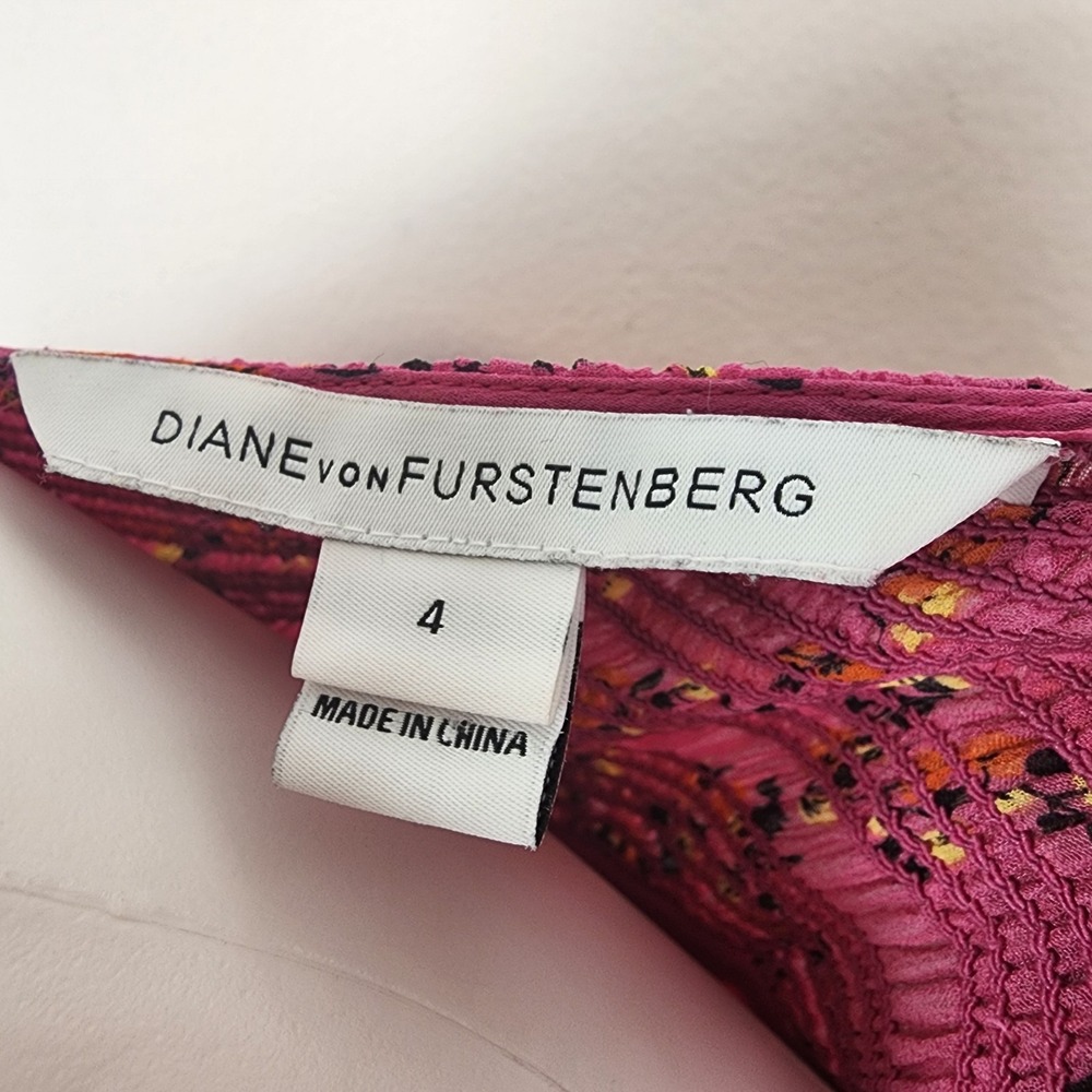 Diane Von Furstenberg Silk Bali Pink Floral Wrap Dress Women's‎ Size 4 - Picture 8 of 9